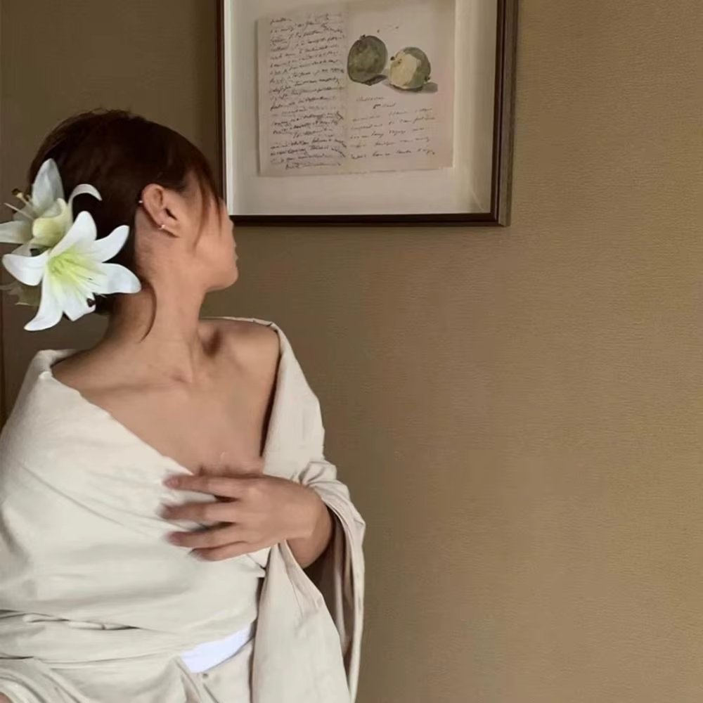 Pince à cheveux fleur de lilium pour femme