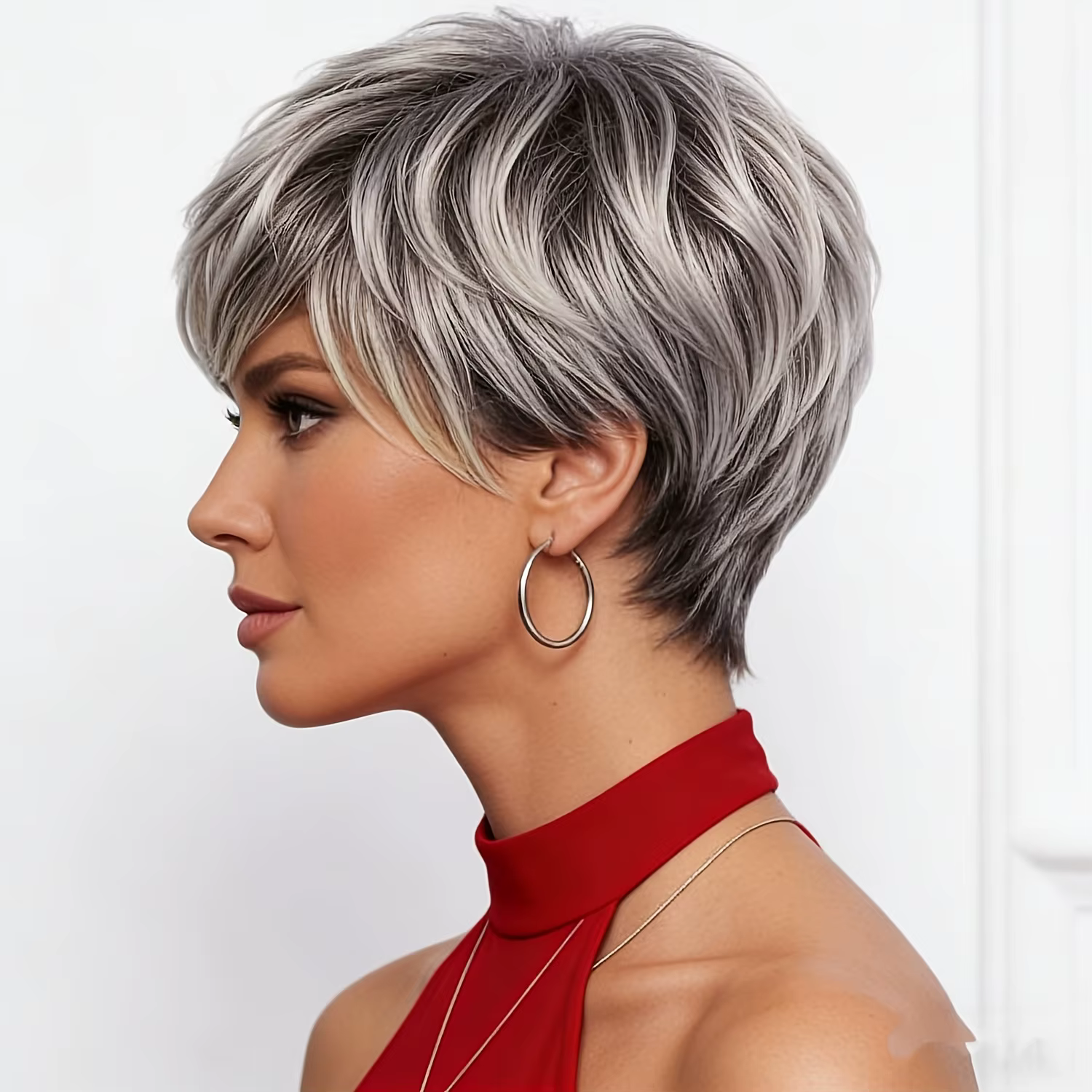 Perruque courte gris-argent pour femme