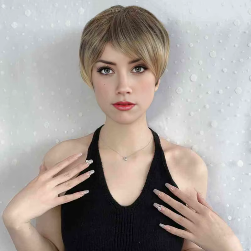 Perruque à la mode pour femmes avec frange inclinée oreilles exposées cheveux courts bandeau supérieur complet Style