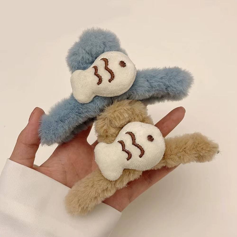 Pince à cheveux en peluche pour l'hiver