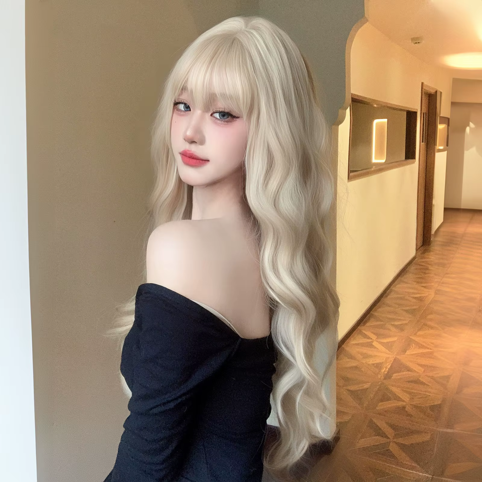 Perruque synthétique longue ondulée Blonde platine 613