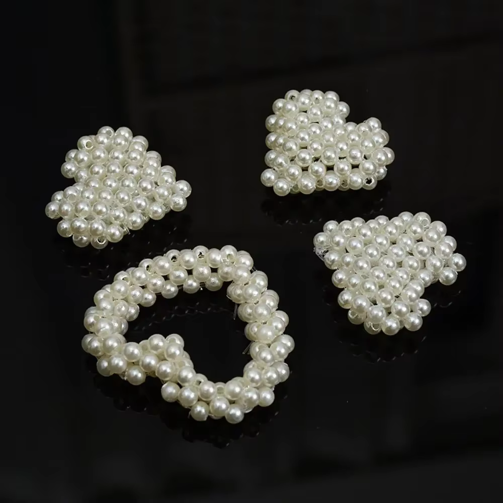 Coeur de perles tridimensionnel tissé à la main