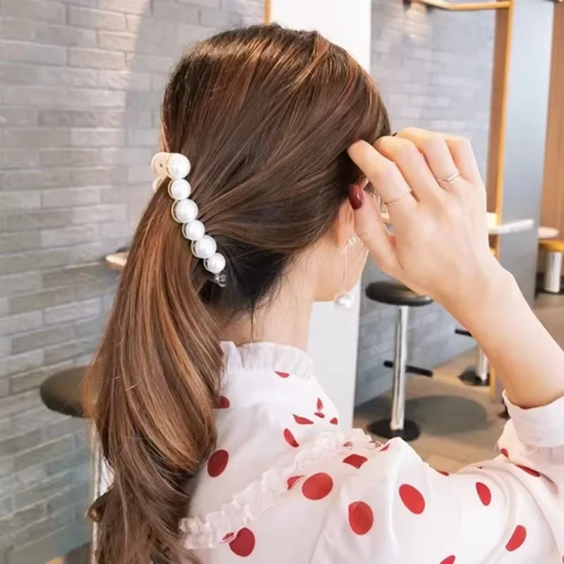 Pince à cheveux banane perle