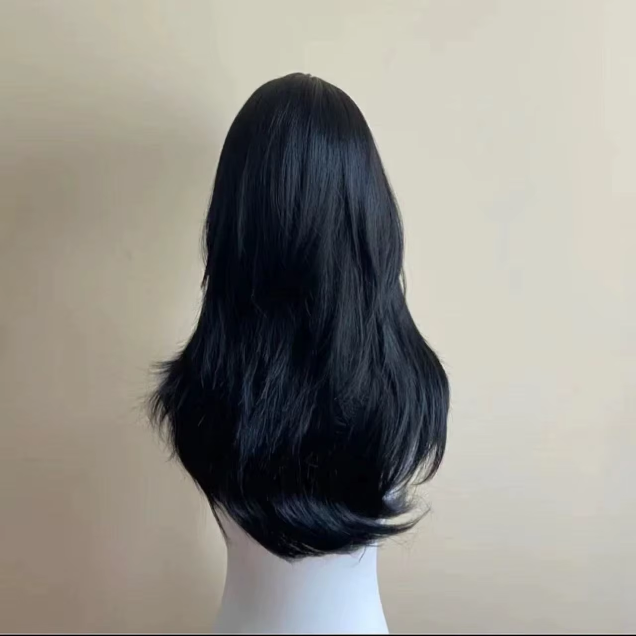 Perruque synthétique ondulée avec frange rideau et bandeau pour femme – Qualité supérieure pour usage quotidien