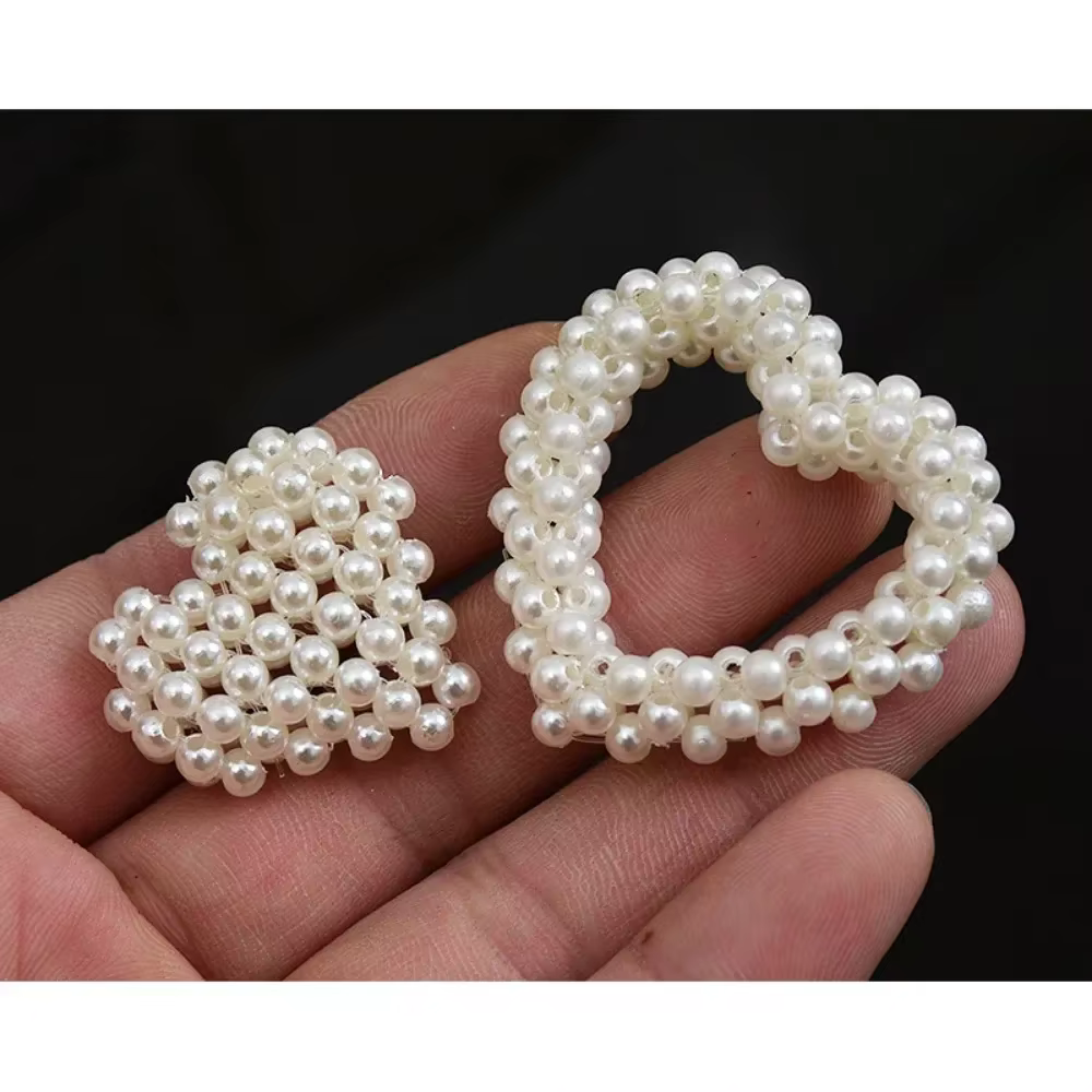 Coeur de perles tridimensionnel tissé à la main