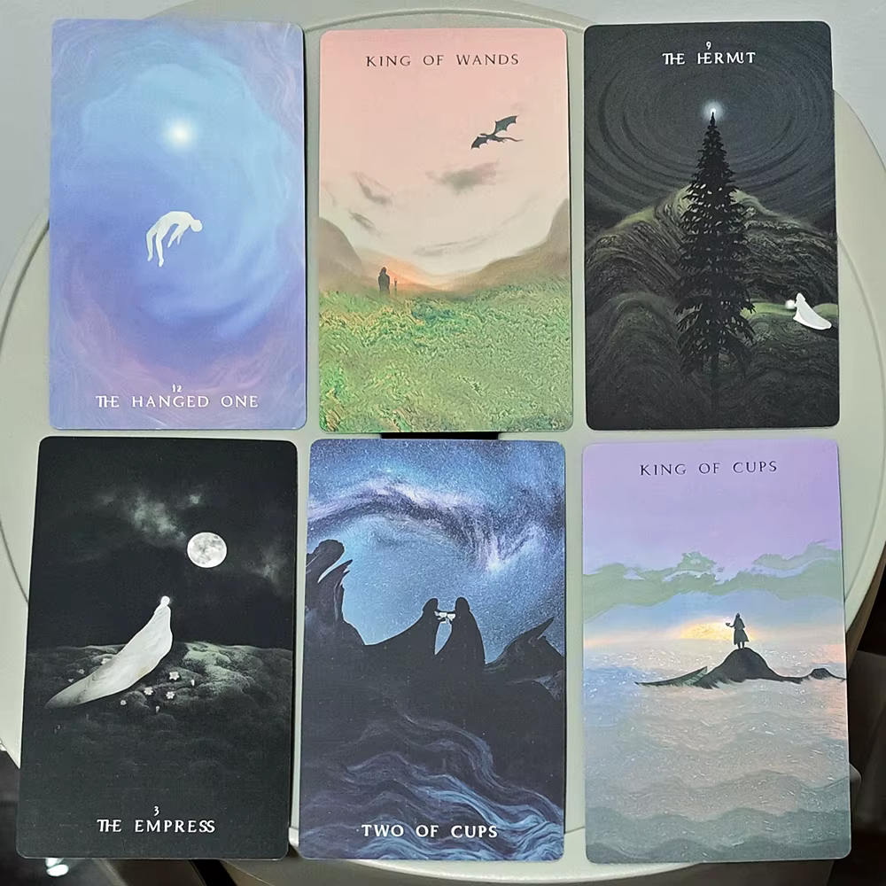 Jeu de tarot Star Seeker « Les ombres que nous projetons » dans une boîte rigide 12*7cm - Ensemble de 79 cartes atmosphérique et mystique pour des lectures intuitives