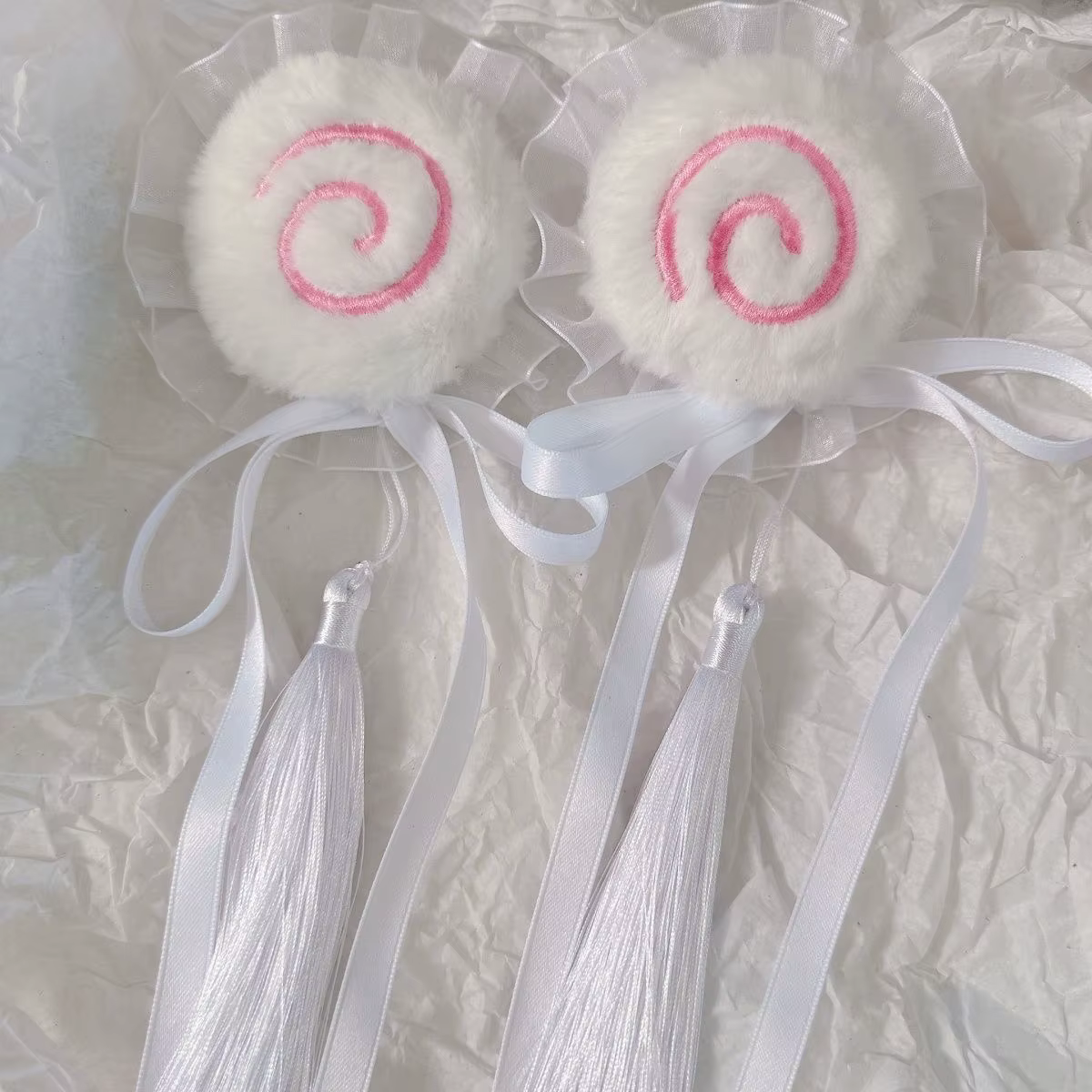 Pince à chignon en dentelle douce en peluche tourbillonnante