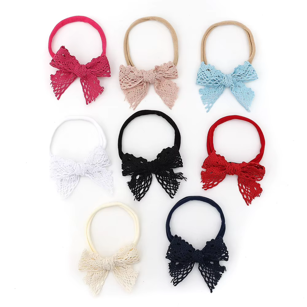 Bandeau plissé en dentelle avec nœud papillon