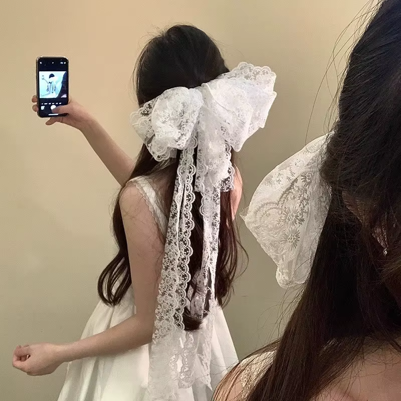 Pince à cheveux en dentelle française