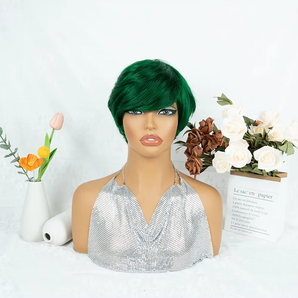 Perruque moderne coupe pixie vert émeraude riche aux tons de bijoux