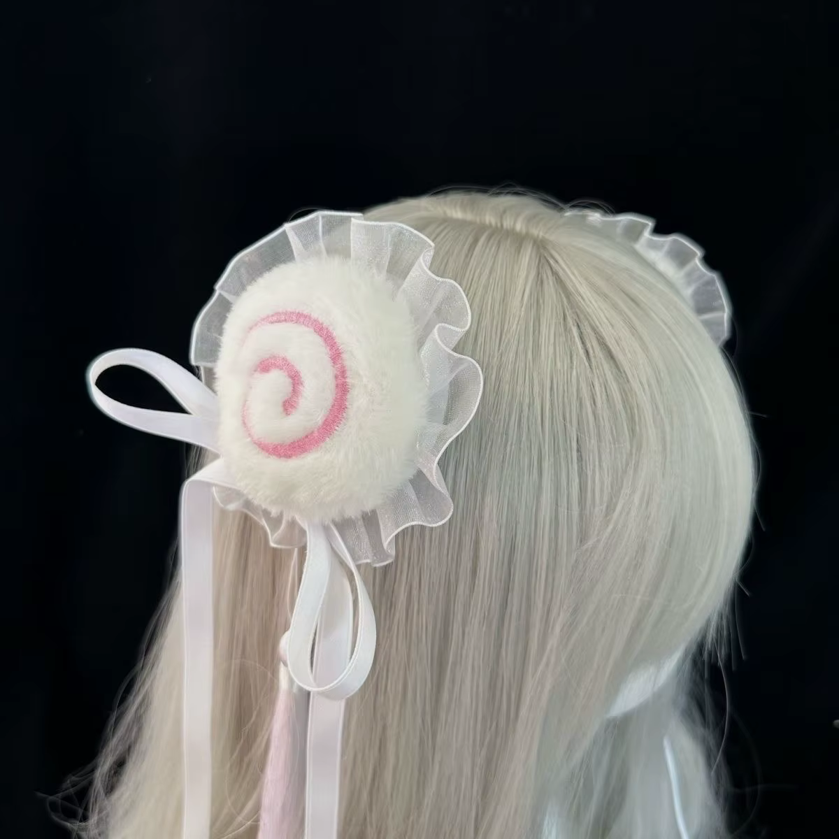 Pince à chignon en dentelle douce en peluche tourbillonnante