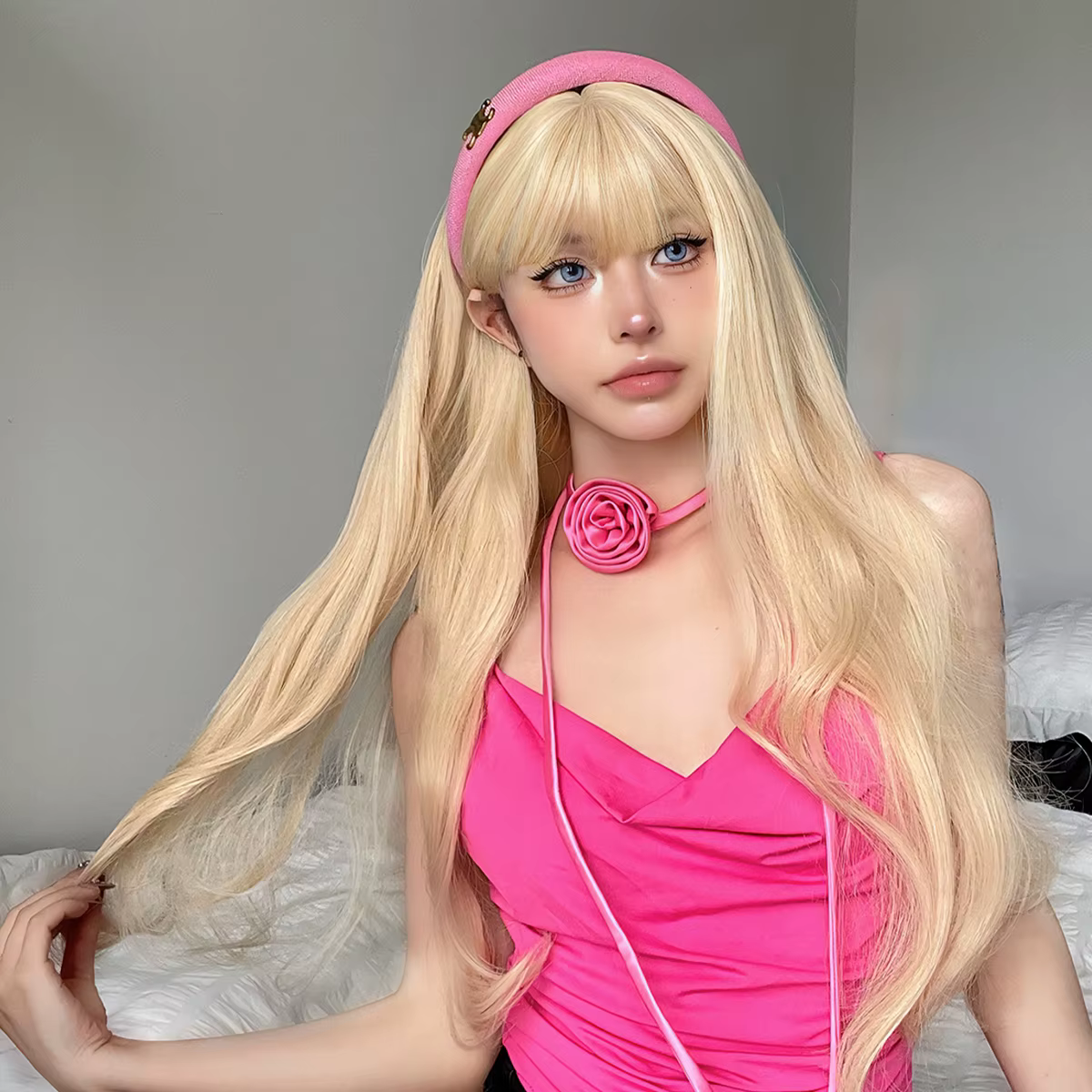 Perruques synthétiques ondulées blondes longues avec frange