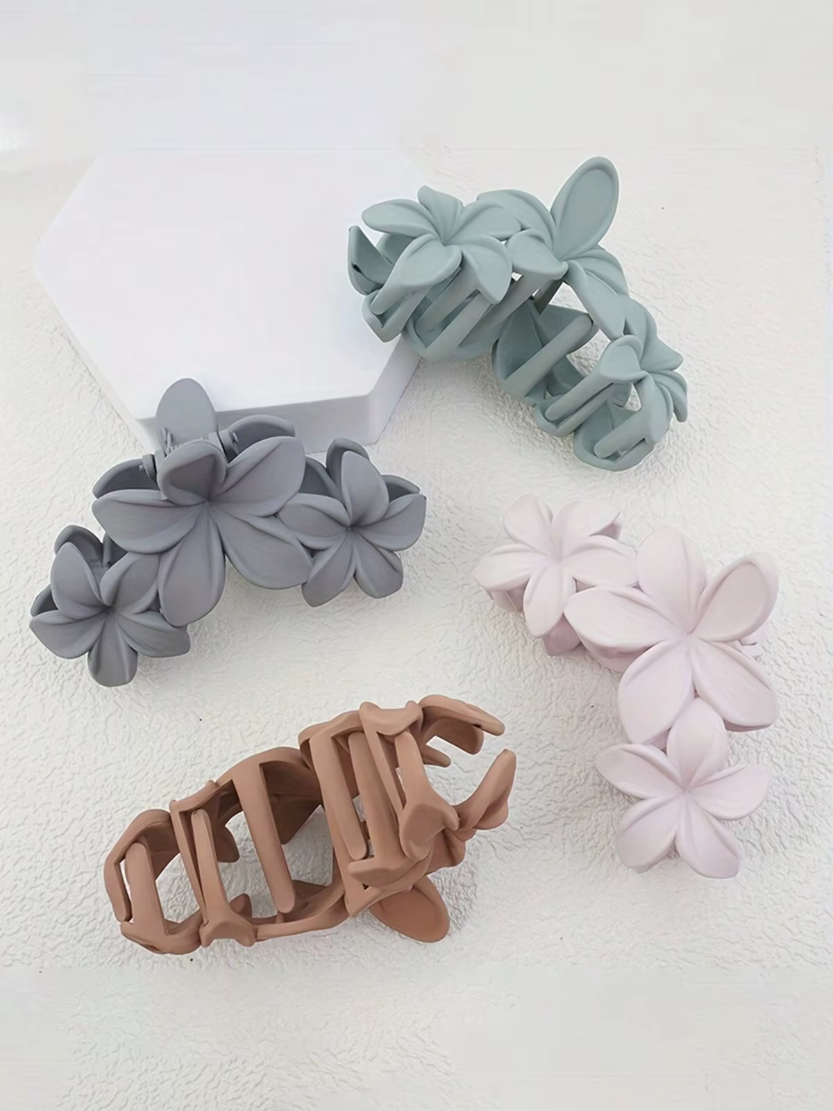 4 pièces de pince à trois fleurs mat de couleur Morandi