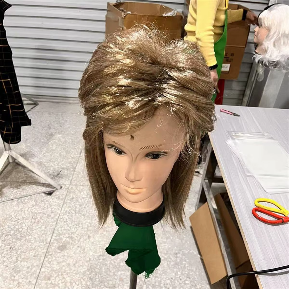 Perruque en fibre synthétique de la marque Anxin : style Mullet brun foncé