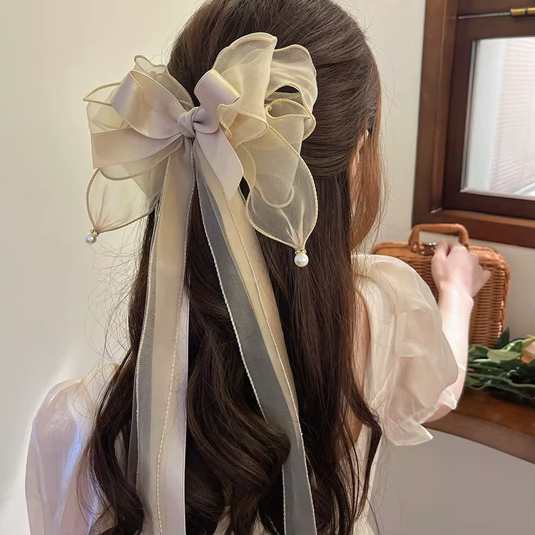 Pince à cheveux éthérée pour femme