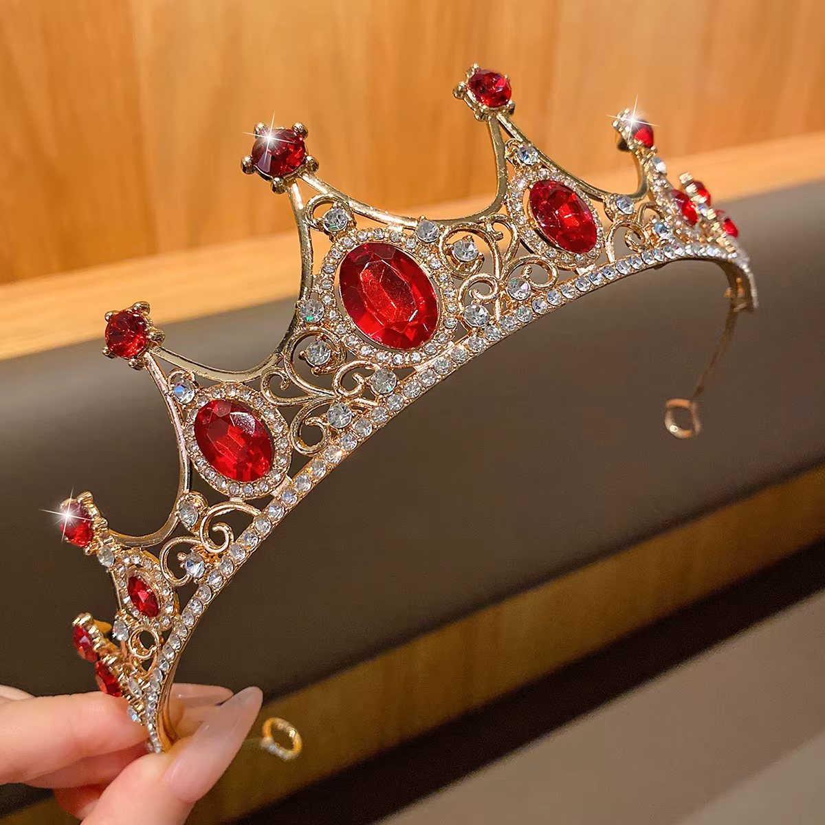 1 Crown Fashion