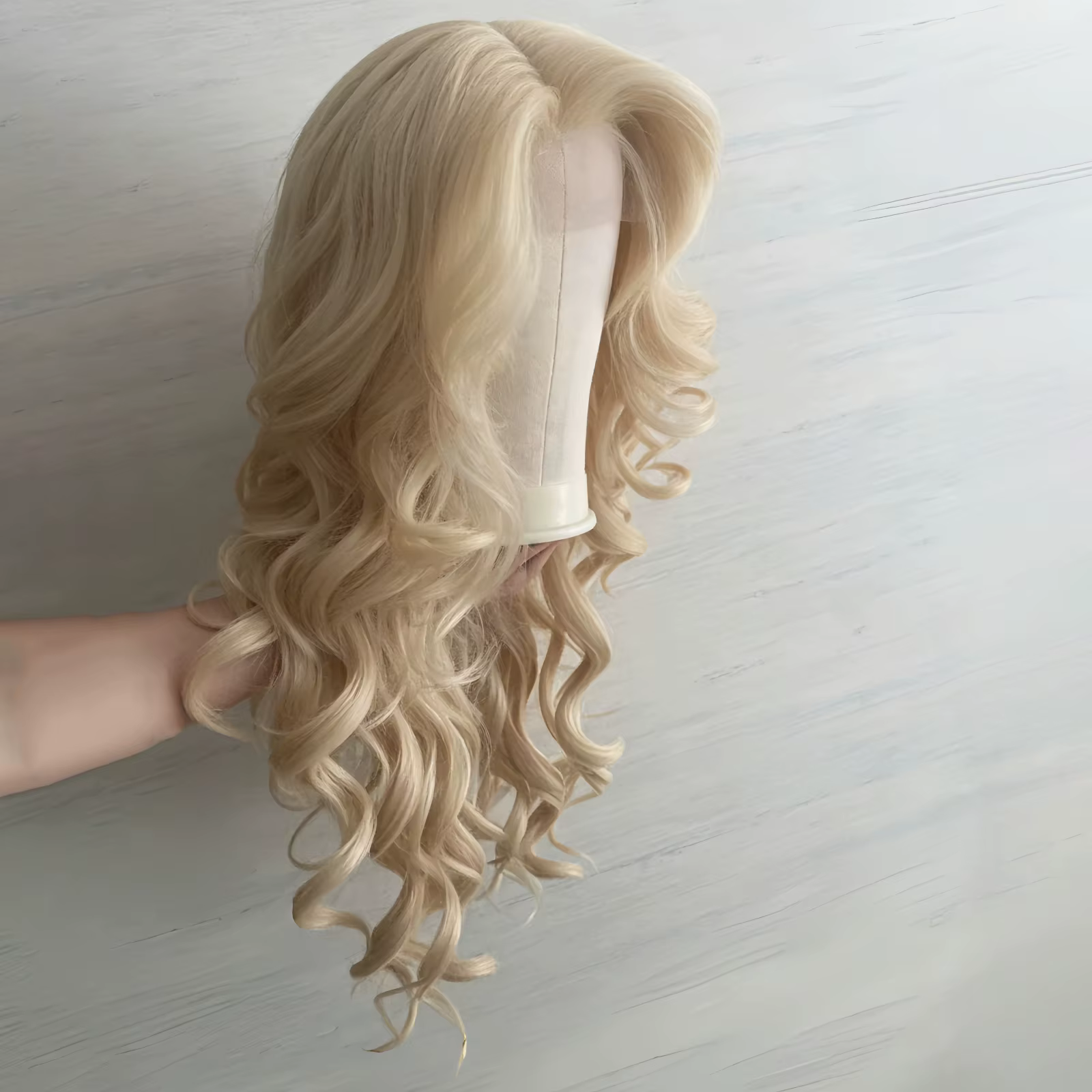 Perruque Lace Front Wig synthétique bouclée et ondulée