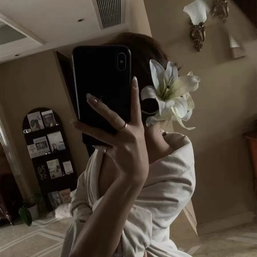 Pince à cheveux fleur de lilium pour femme