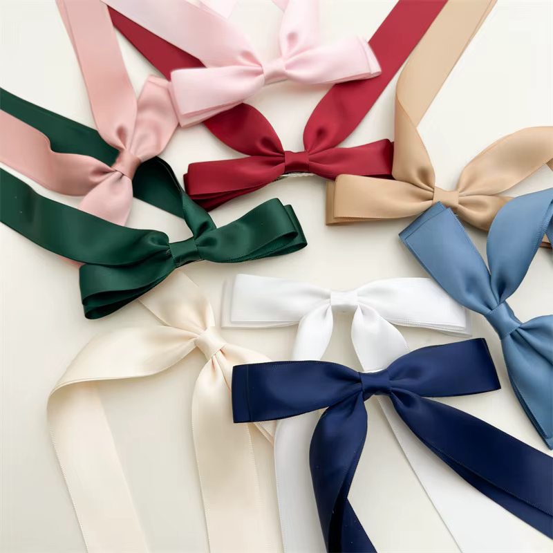 Pince à Cheveux Élégante en Satin pour Femme et Fille