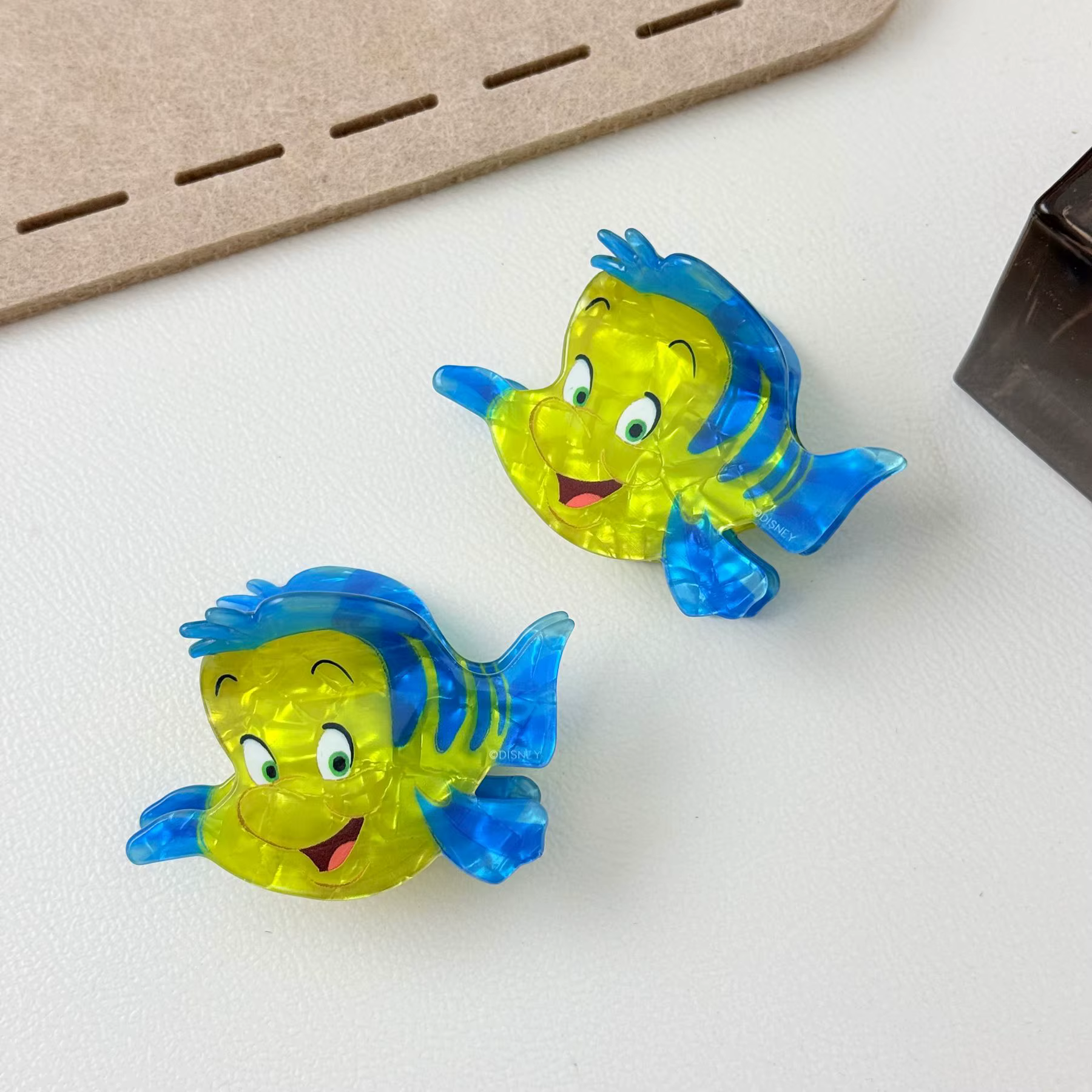 Pince à cheveux queue de poisson de dessin animé tendance