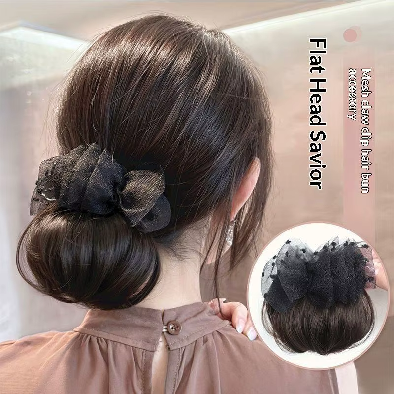 Chignon synthétique à clipser avec décoration en tulle