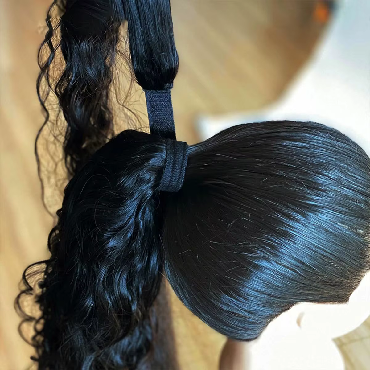 Extensions de queue de cheval de vague d'eau envelopper de cheveux humains autour de la pâte magique de poney