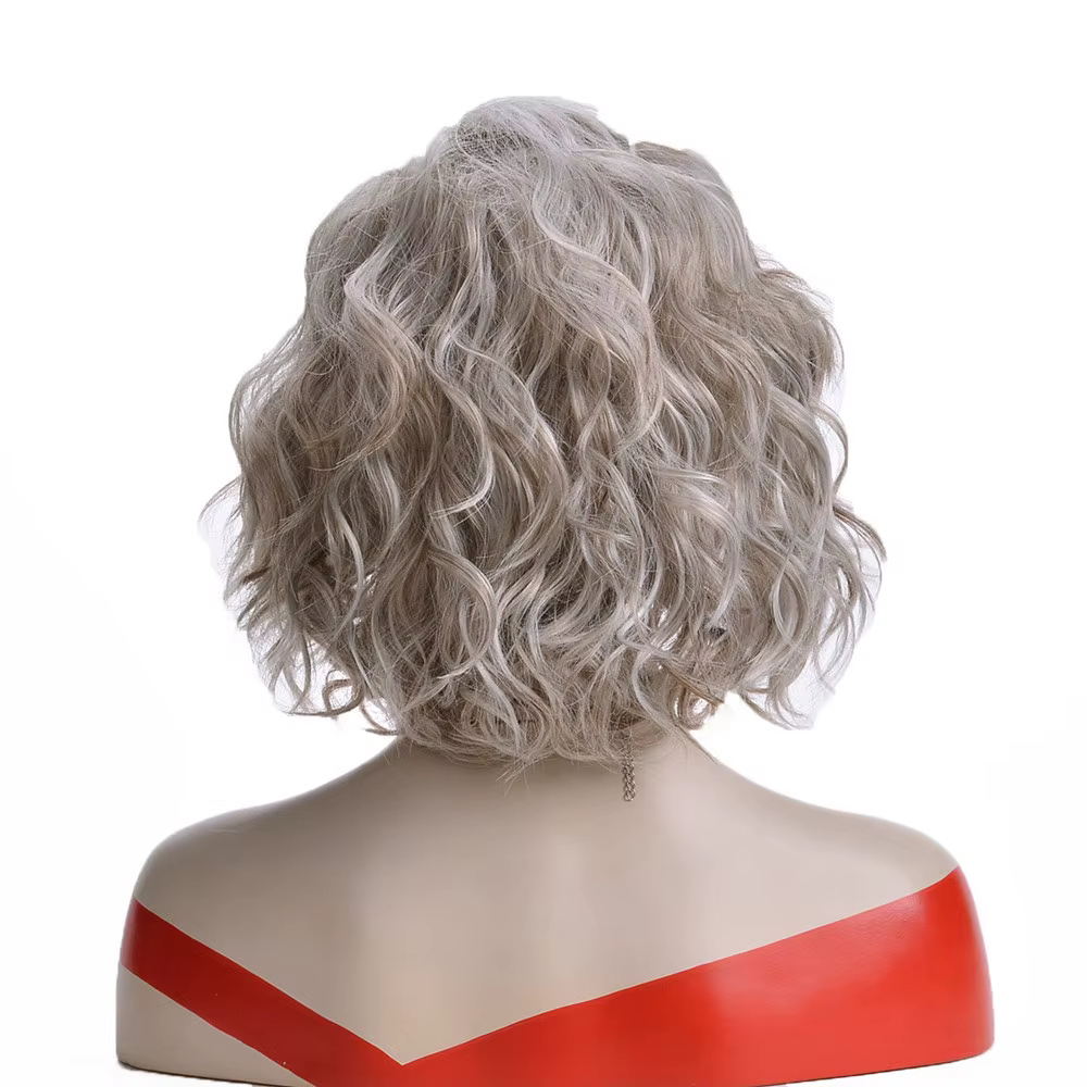 Perruques de cheveux synthétiques 12 pouces gris argenté perruque courte bouclée femmes naturel couches longueur