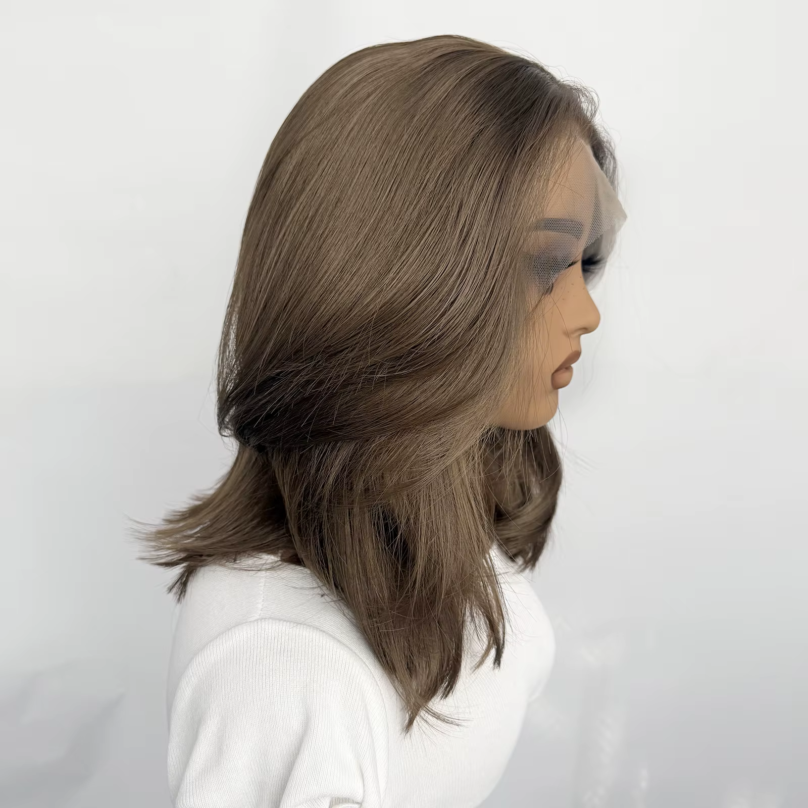 Perruque Bob Lace Front Wig synthétique courte et lisse, coupe superposée, 13x4, naissance des cheveux naturelle, usage quotidien, pour femmes