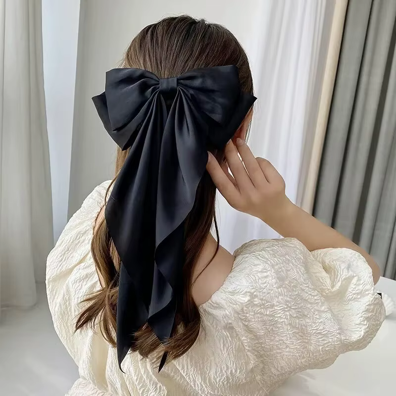 Pince à cheveux en satin solide pour filles