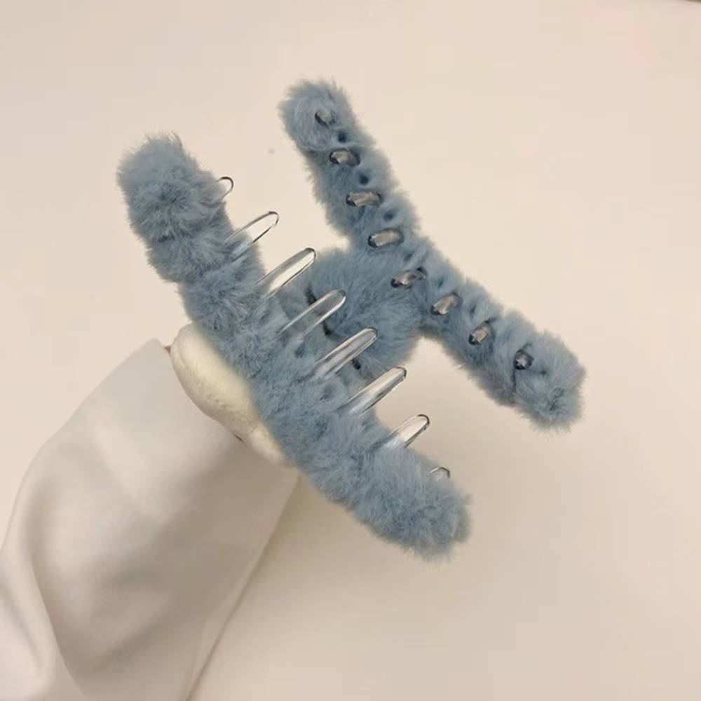 Pince à cheveux en peluche pour l'hiver