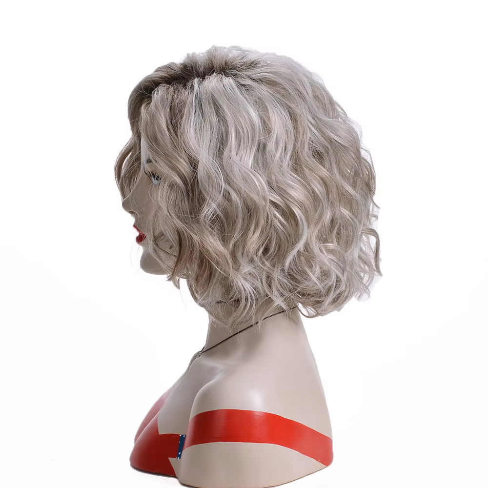 Perruques de cheveux synthétiques 12 pouces gris argenté perruque courte bouclée femmes naturel couches longueur