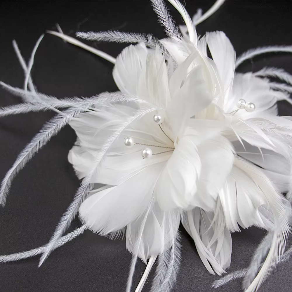 Pinces à Cheveux en Plumes Blanches Faites à la Main