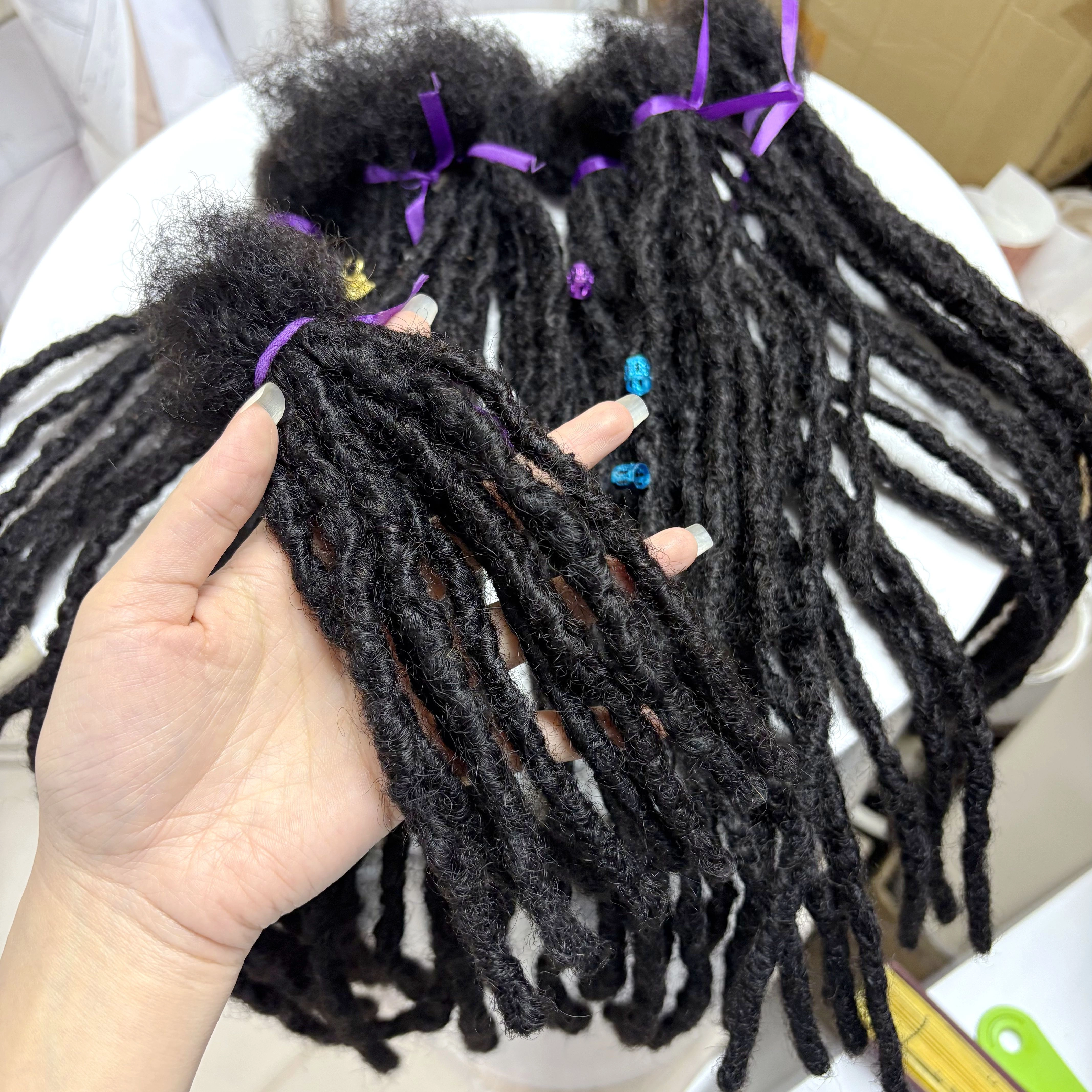 100% Extension Loc faite à la main cheveux humains avec extrémités bouclées 50 brins 8-14 pouces