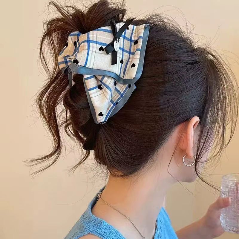 Pince à cheveux avec nœud à carreaux pour femmes