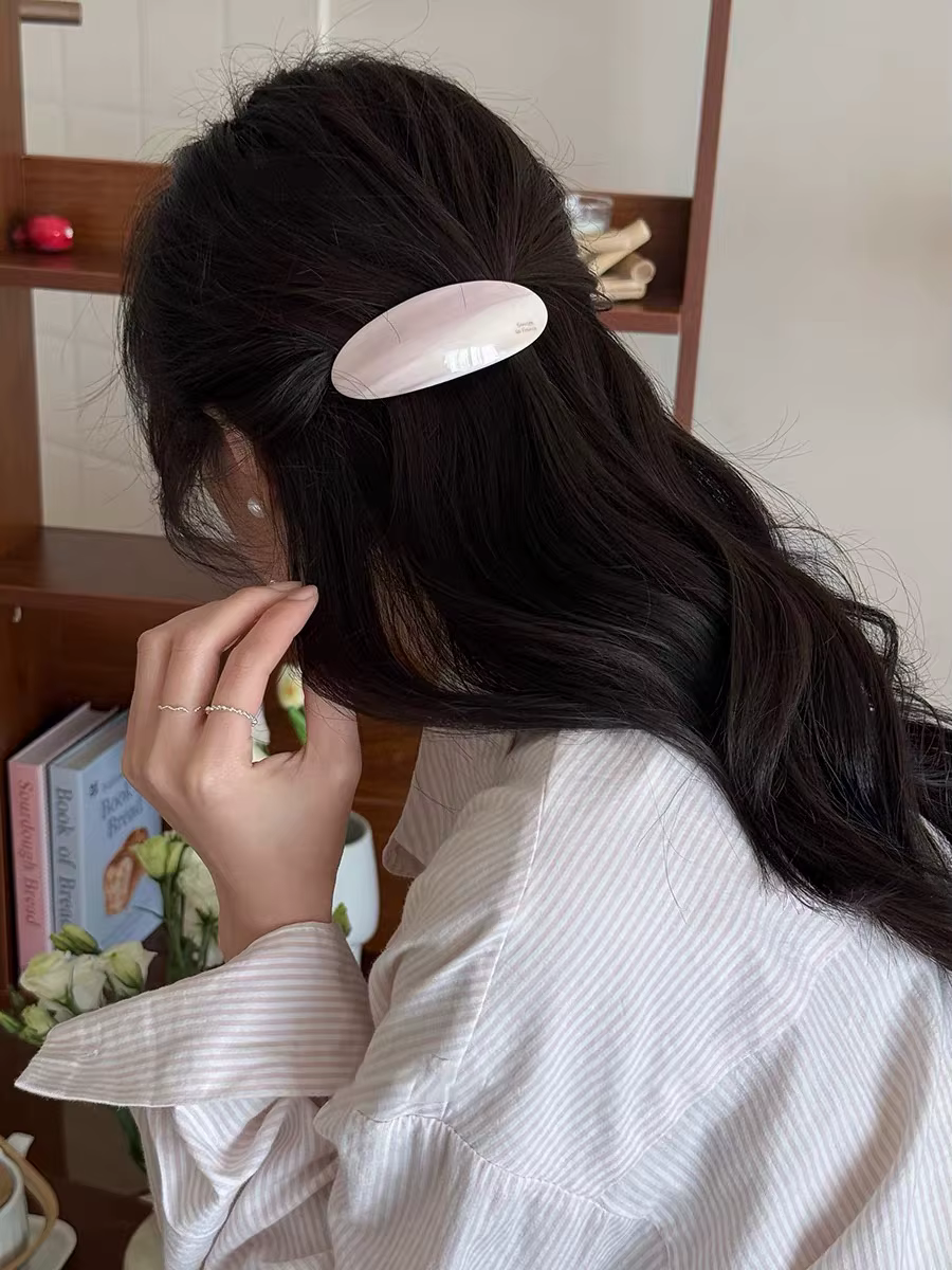 Élégantes pinces à cheveux en acétate pour femmes