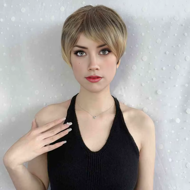 Perruque à la mode pour femmes avec frange inclinée oreilles exposées cheveux courts bandeau supérieur complet Style