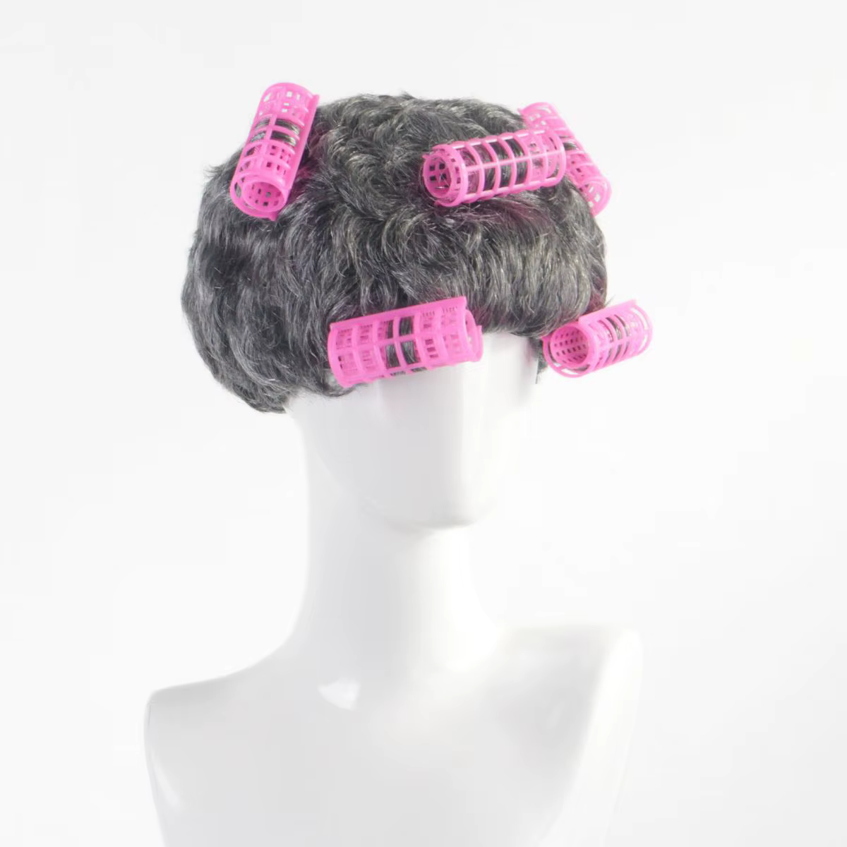 Perruque synthétique courte bouclée grise pour femme