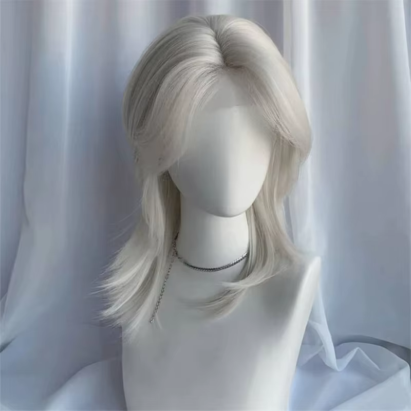 Lolita perruque synthétique front dentelle queue de loup cheveux courts bouclés argent gris superposition quotidien
