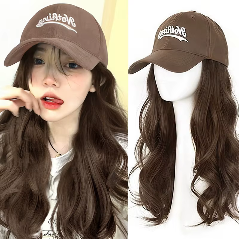 Perruque synthétique ondulée avec casquette de baseball marron et longs cheveux ondulés