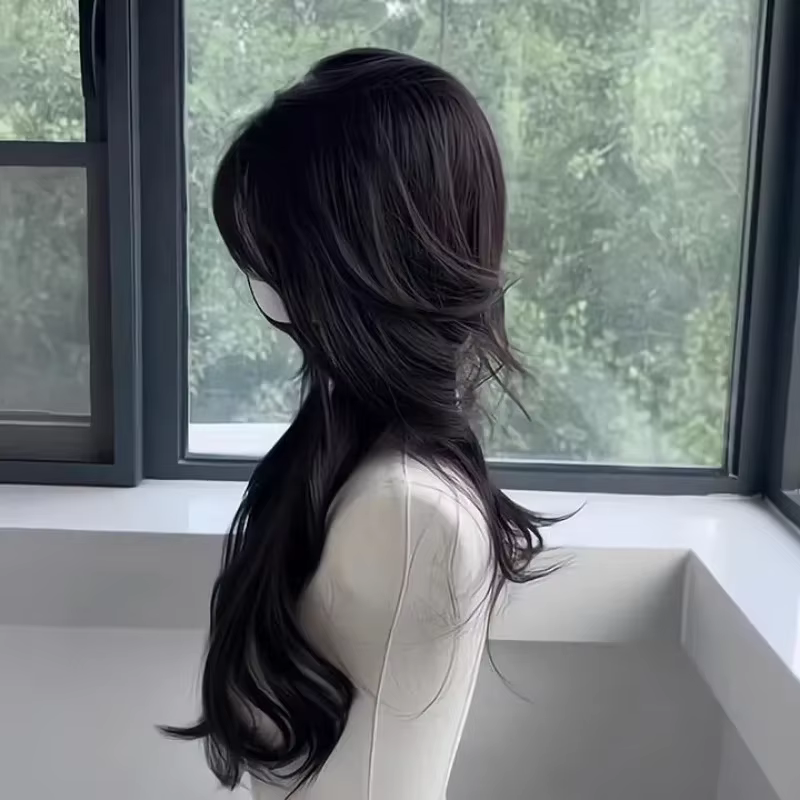 Perruque de cheveux longs noirs simulés pour femmes