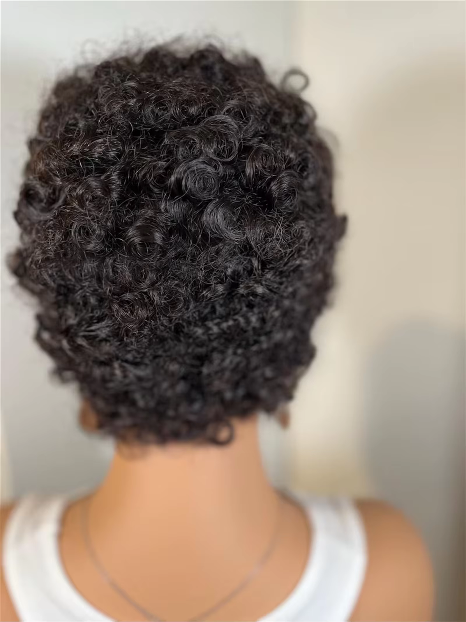 Perruque Courte Bouclée Frisée en Cheveux Humains FXVIC pour Femmes