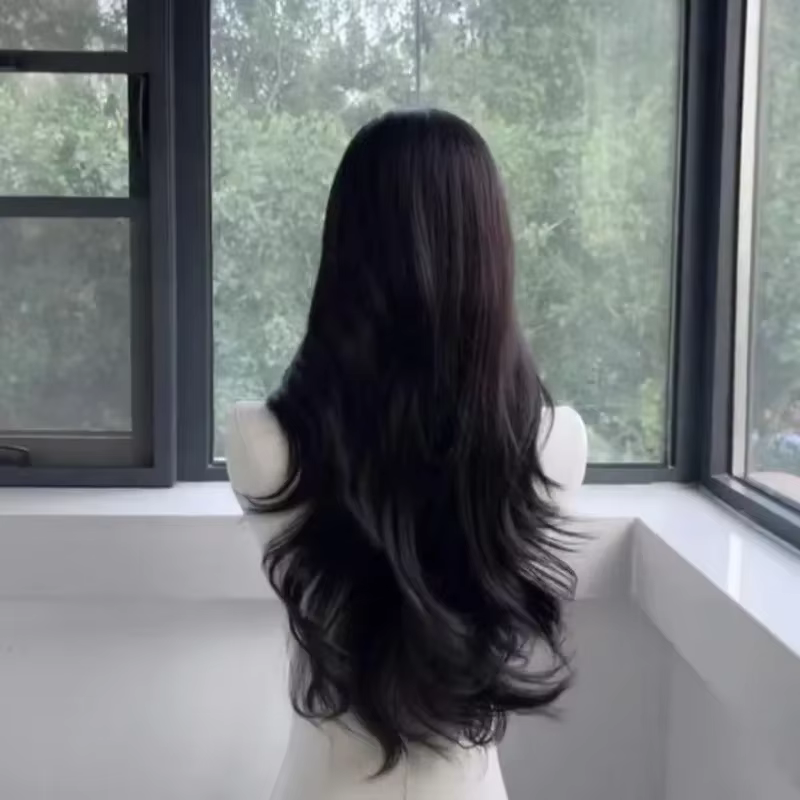 Perruque de cheveux longs noirs simulés pour femmes