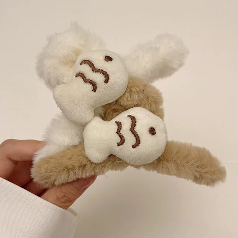 Pince à cheveux en peluche pour l'hiver