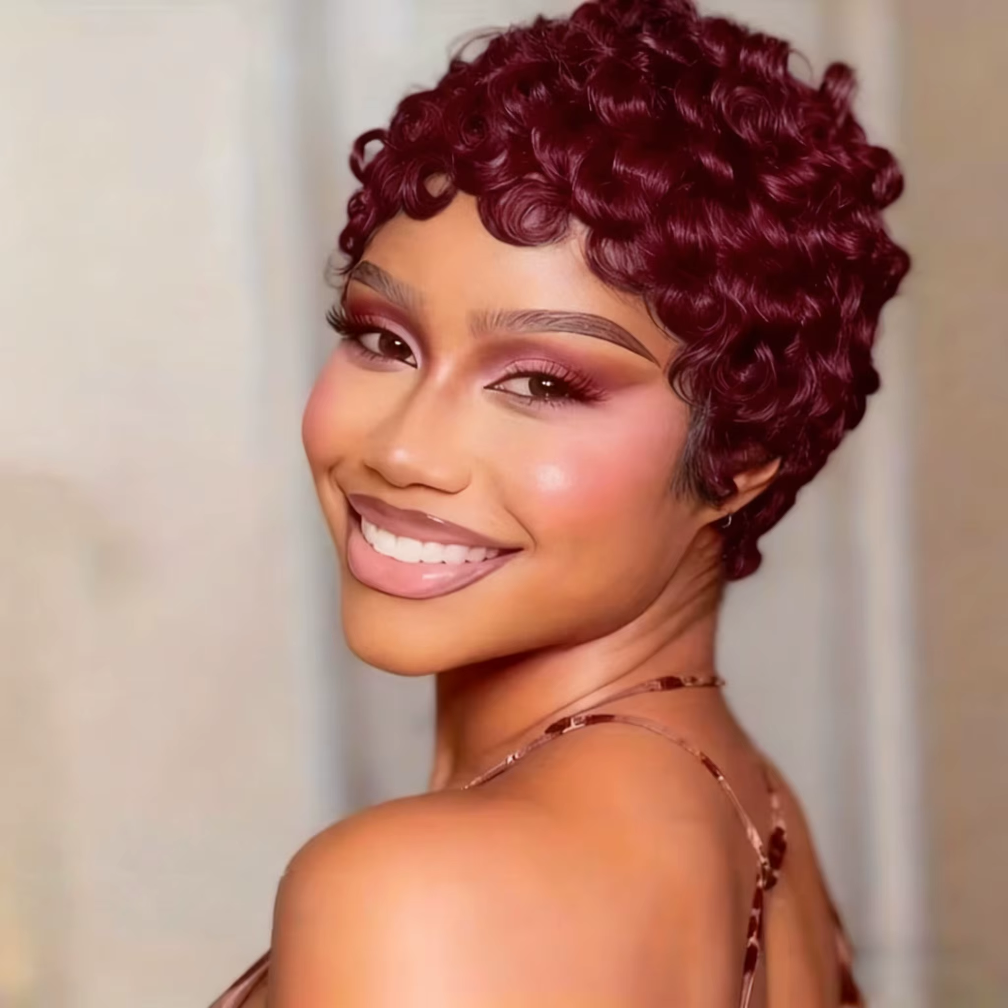 Perruque de cheveux humains brésiliens coupe courte Pixie avec Bang