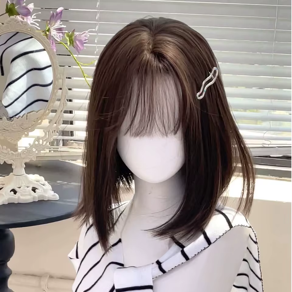  Perruque courte synthétique lisse