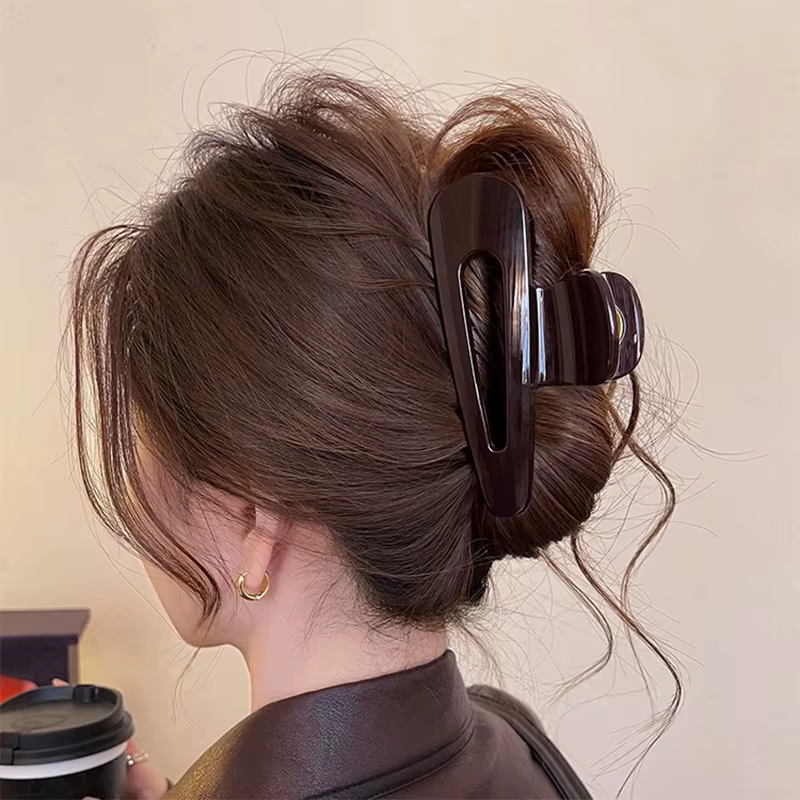 Pince à cheveux avec nœud en plastique