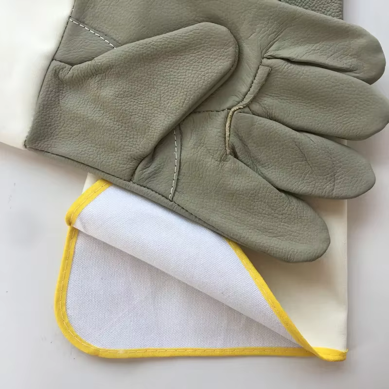 Gants de travail en cuir de vache pour la soudure |   Manches longues et larges |   Bouche large résistante à l'usure pour soudeur et travail des métaux