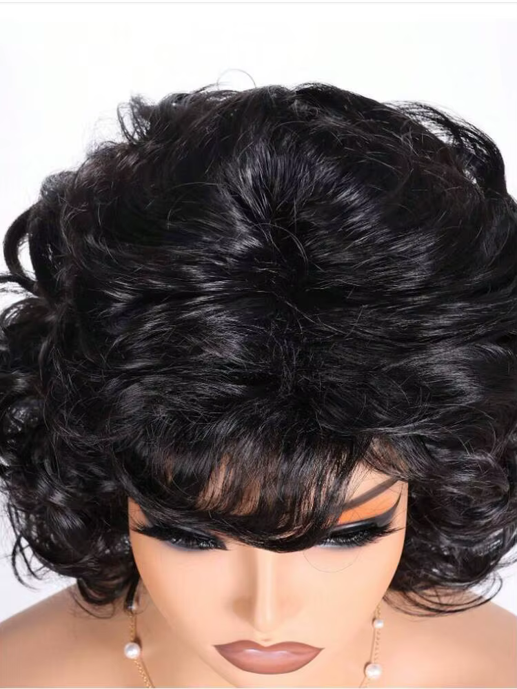 Perruque synthétique bouclée moelleuse naturelle à la mode pour femmes de 12 pouces avec bords latéraux